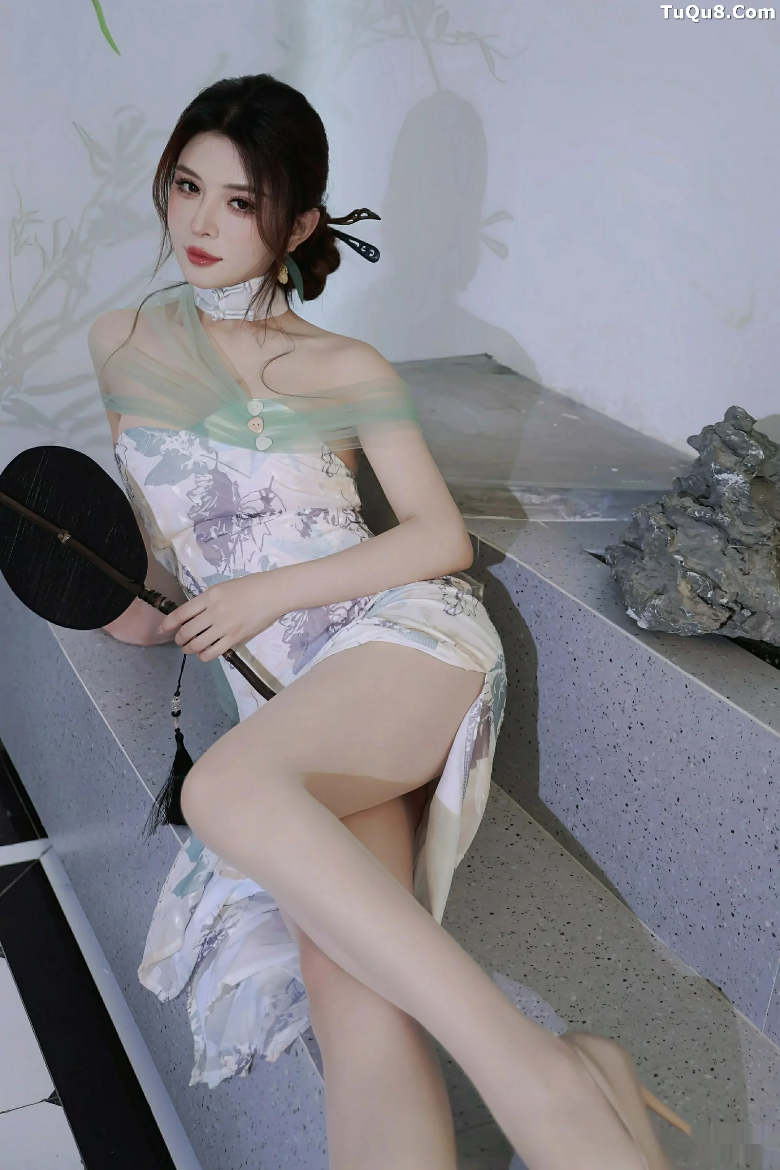 Xgyw.Org_[XiuRen秀人网]No.10694_模特阿依莎性感浅色古风服饰配超薄肉色秀高挑曼妙身材诱惑写真82P