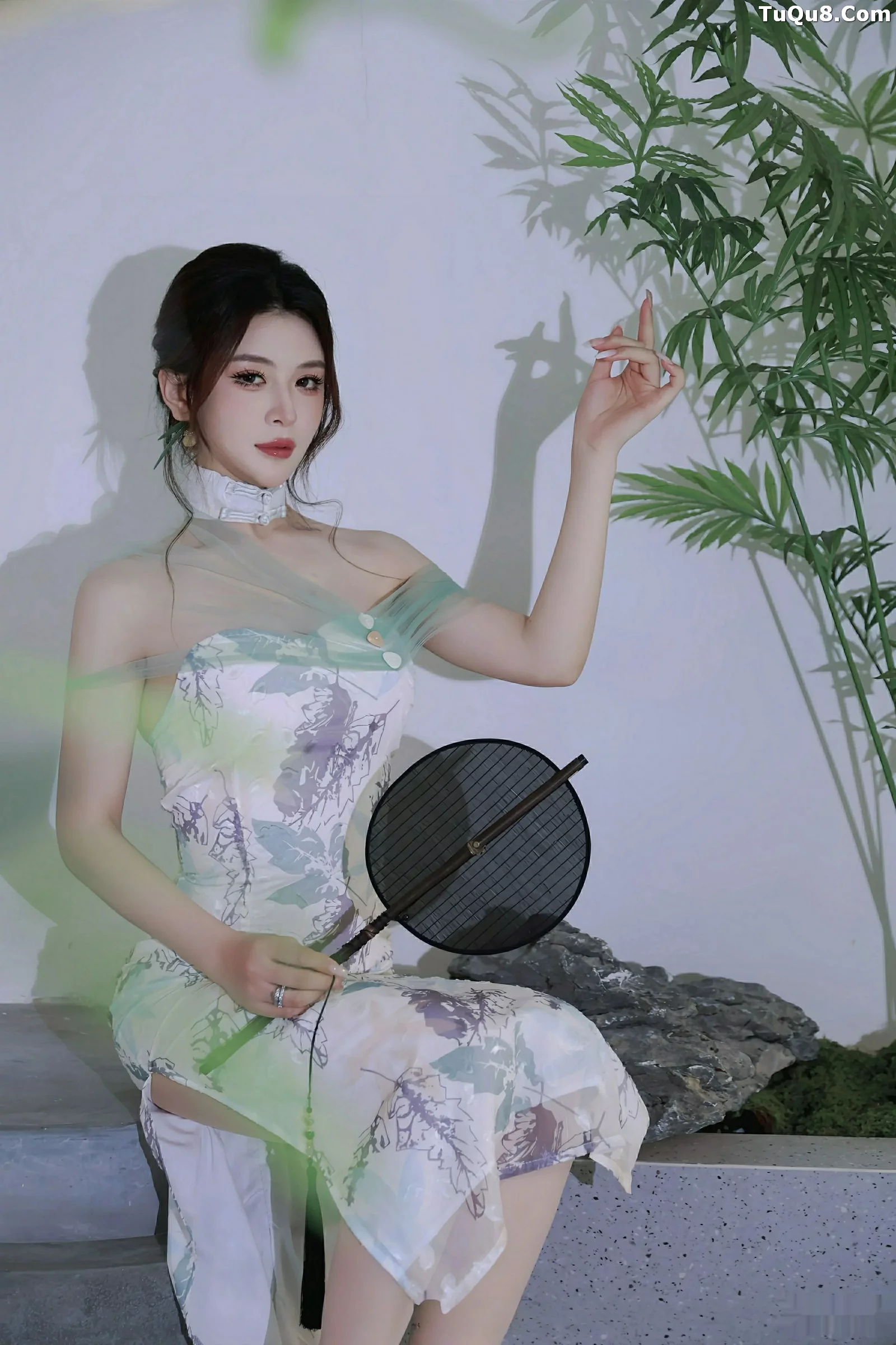 Xgyw.Org_[XiuRen秀人网]No.10694_模特阿依莎性感浅色古风服饰配超薄肉色秀高挑曼妙身材诱惑写真82P