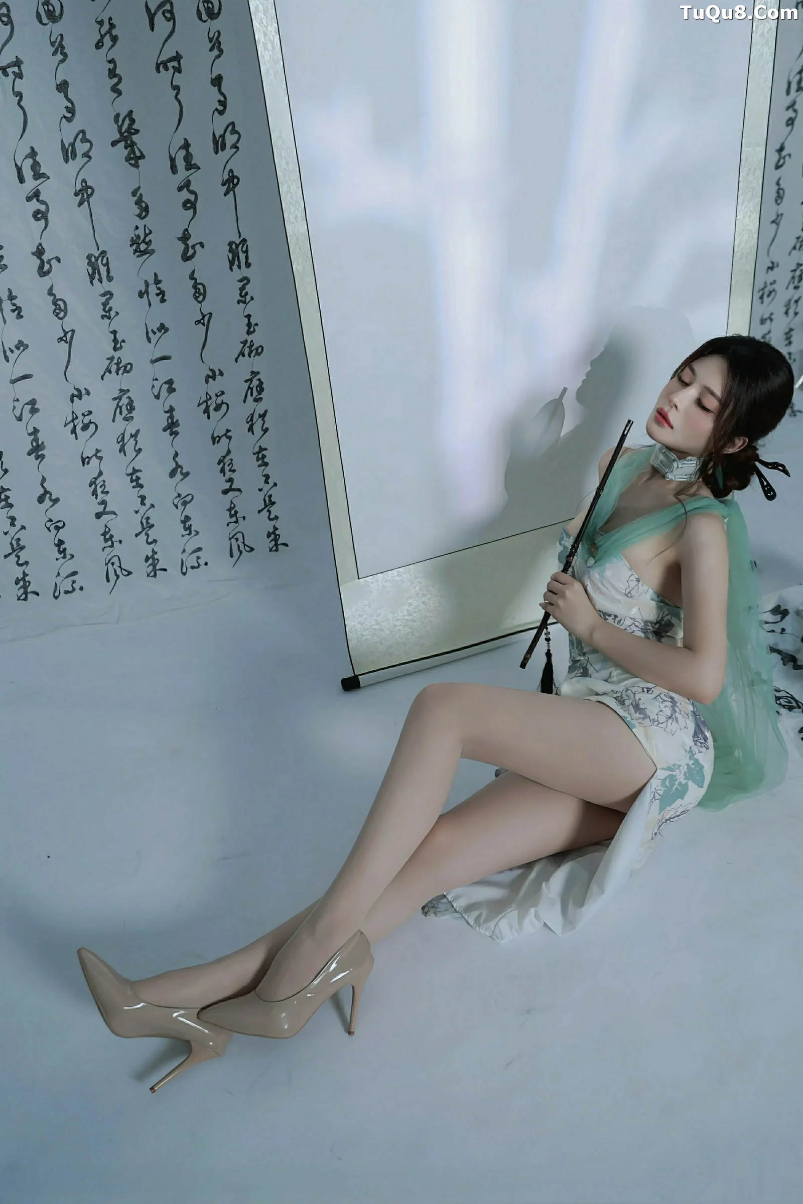 Xgyw.Org_[XiuRen秀人网]No.10694_模特阿依莎性感浅色古风服饰配超薄肉色秀高挑曼妙身材诱惑写真82P
