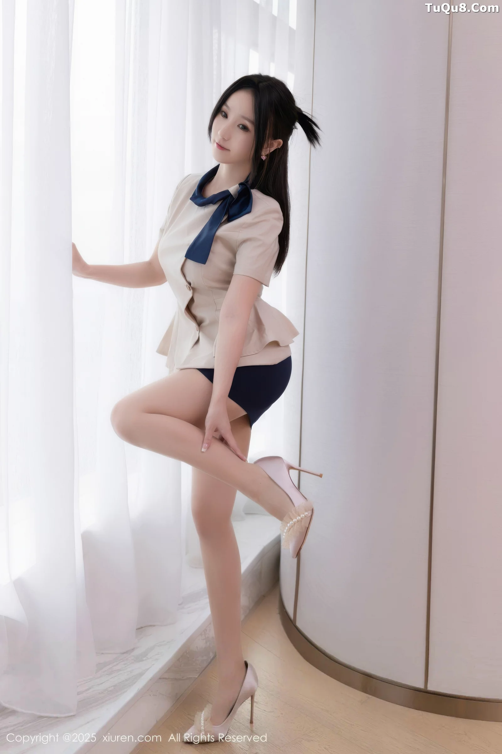Xgyw.Org_[XiuRen秀人网]No.10697_模特杏子Yada性感OL服饰配超薄肉丝秀曼妙身姿撩人诱惑写真83P