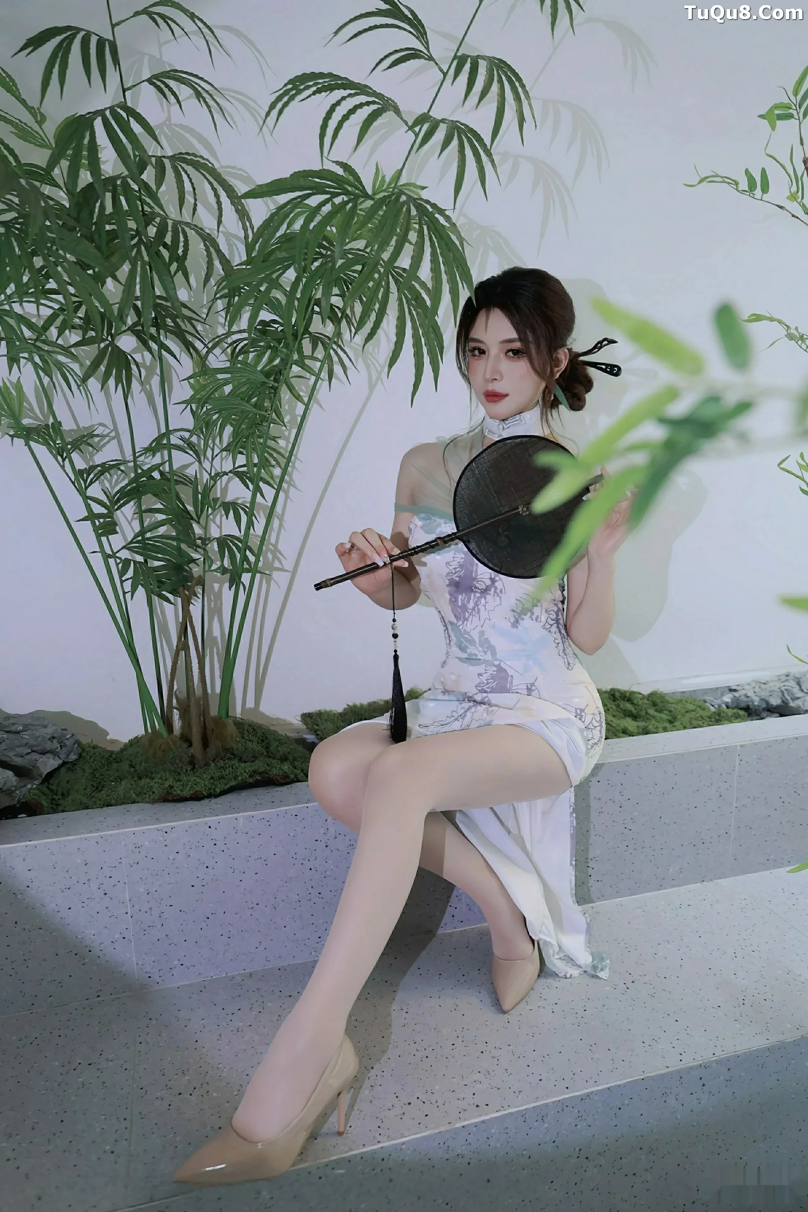 Xgyw.Org_[XiuRen秀人网]No.10694_模特阿依莎性感浅色古风服饰配超薄肉色秀高挑曼妙身材诱惑写真82P