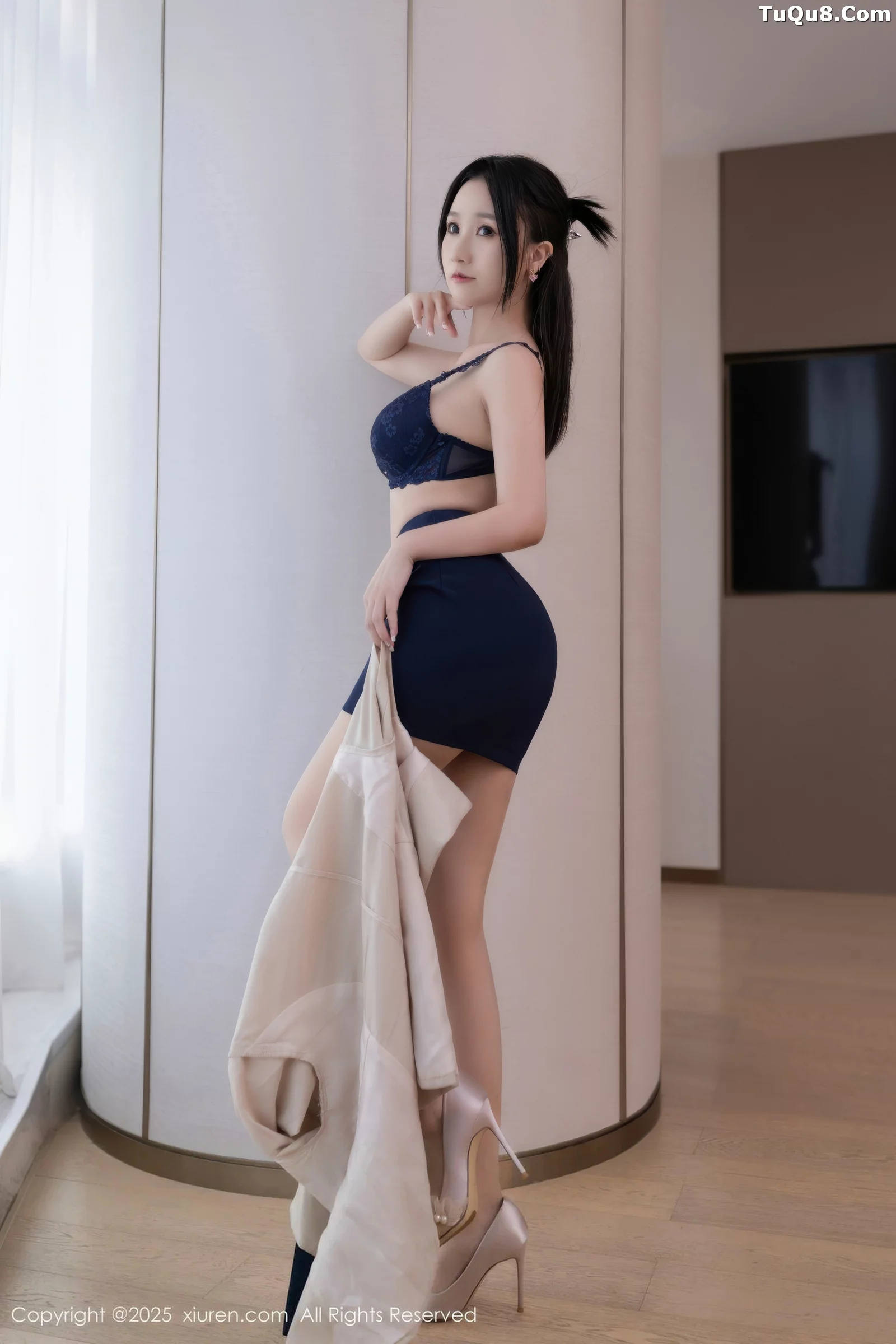 Xgyw.Org_[XiuRen秀人网]No.10697_模特杏子Yada性感OL服饰配超薄肉丝秀曼妙身姿撩人诱惑写真83P