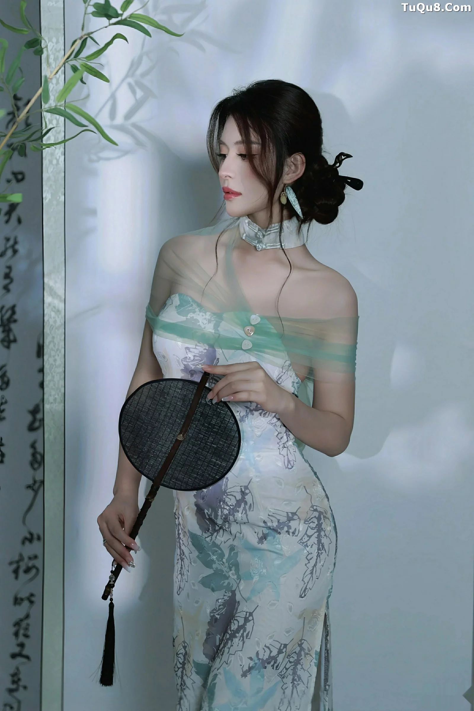 Xgyw.Org_[XiuRen秀人网]No.10694_模特阿依莎性感浅色古风服饰配超薄肉色秀高挑曼妙身材诱惑写真82P