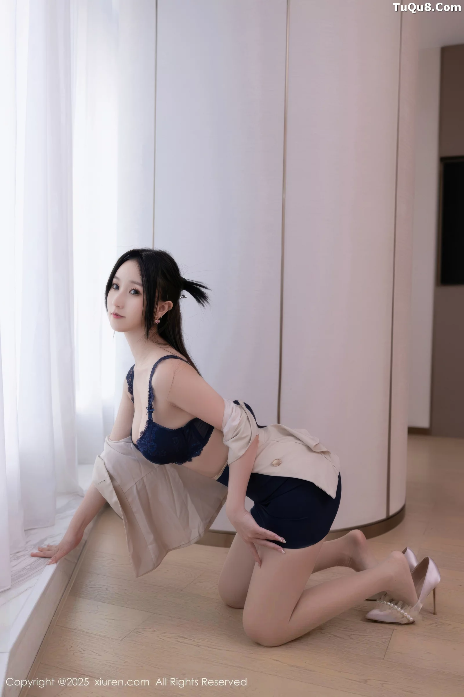Xgyw.Org_[XiuRen秀人网]No.10697_模特杏子Yada性感OL服饰配超薄肉丝秀曼妙身姿撩人诱惑写真83P