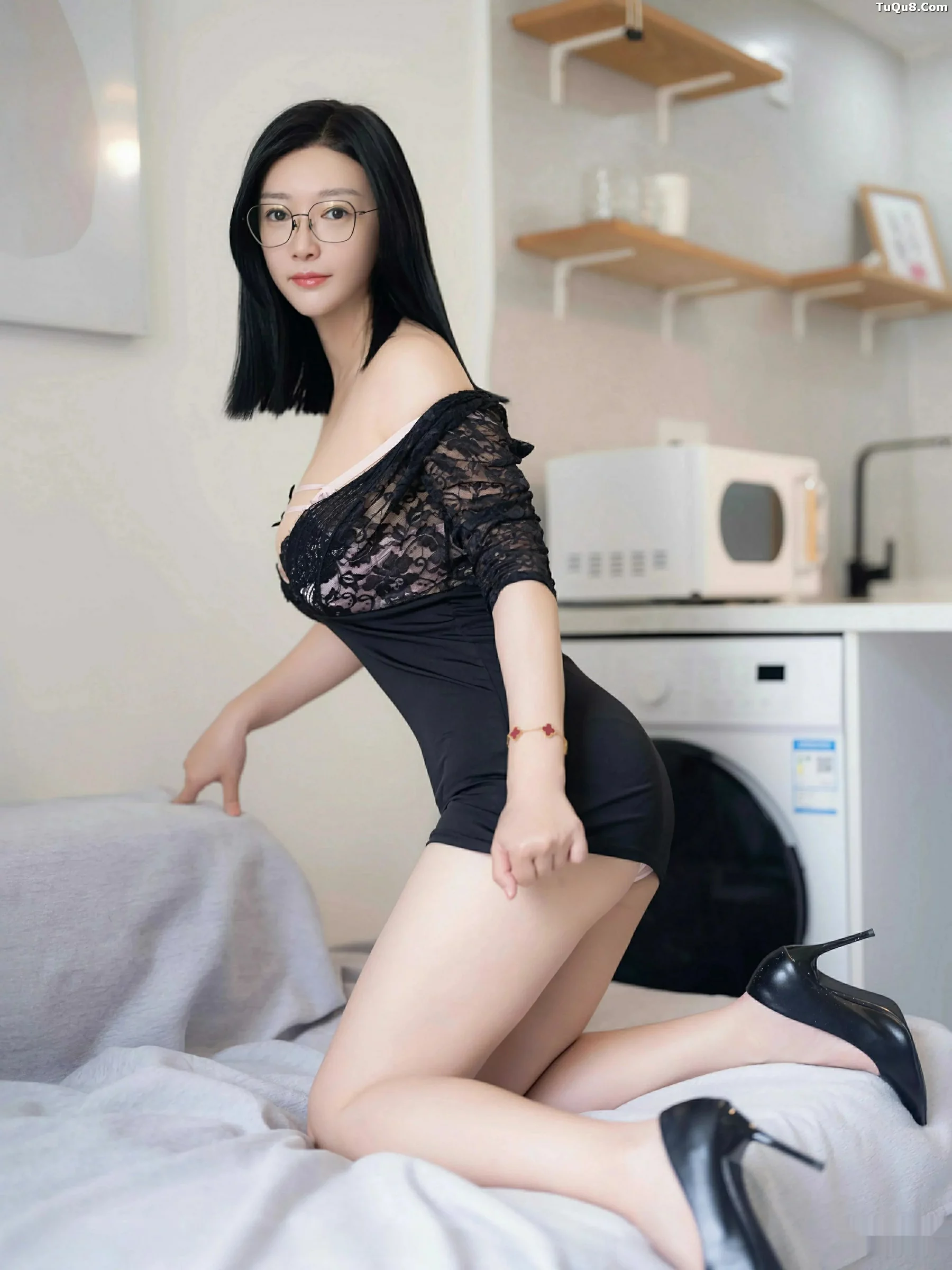 Xgyw.Org_[XiuRen秀人网]No.10796_模特雅茹老师性感黑色服饰露黑色蕾丝内衣秀丰满身材诱惑写真71P