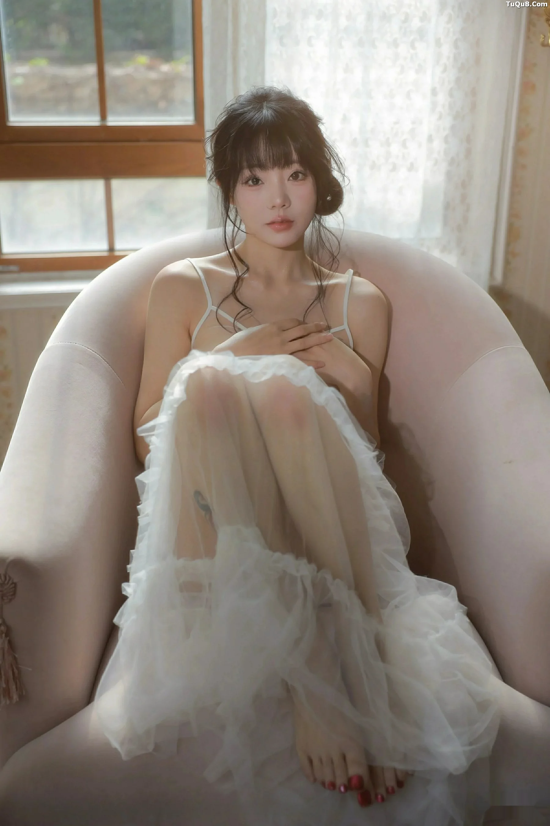 Xgyw.Org_[XiuRen秀人网]No.10799_模特佘贝拉Bella性感连衣长裙露白色情趣内衣秀完美身材诱惑写真73P