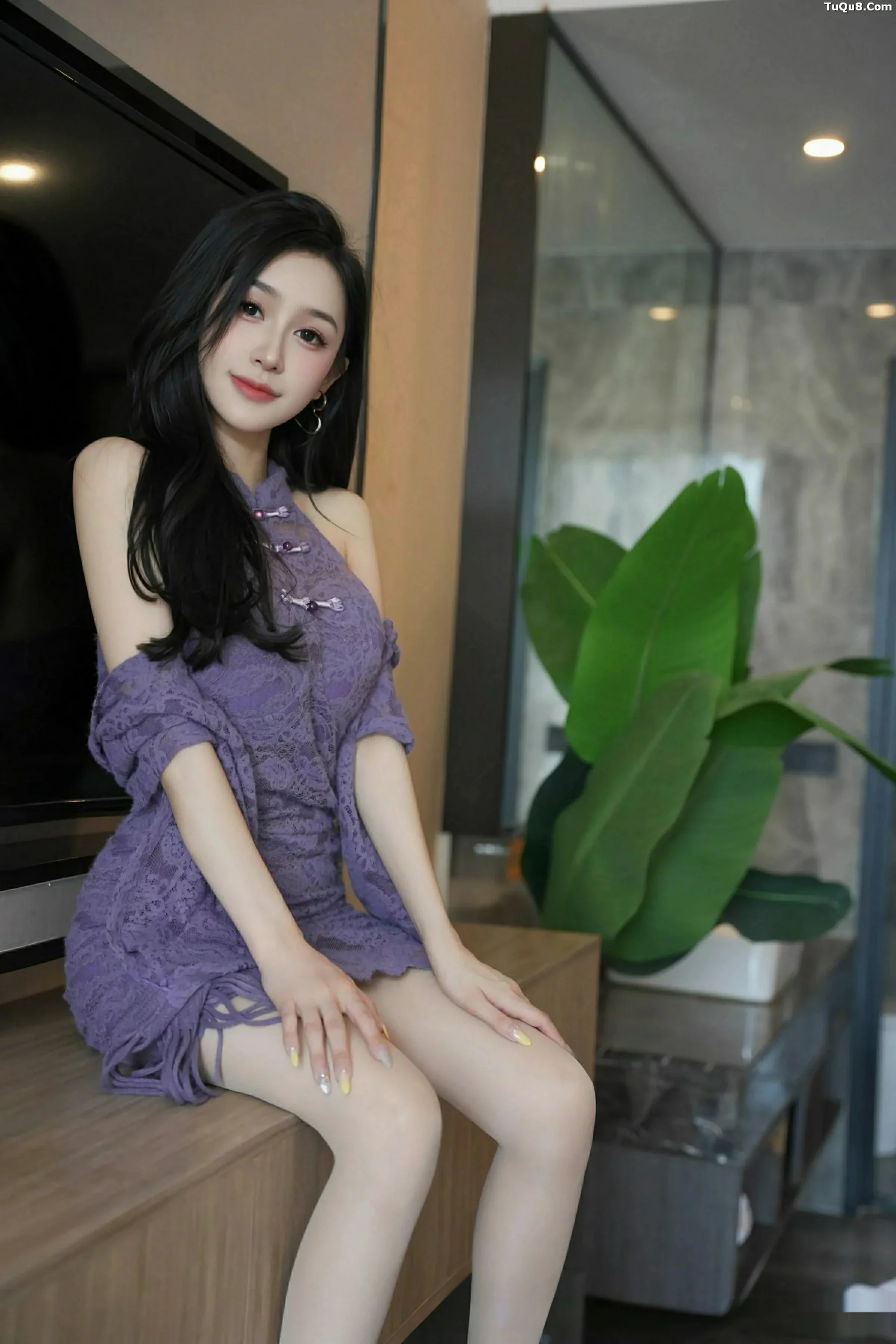 Xgyw.Org_[XiuRen秀人网]No.10801_模特小阿娇Gill性感紫色连衣长裙配白色丝袜秀完美身材诱惑写真70P