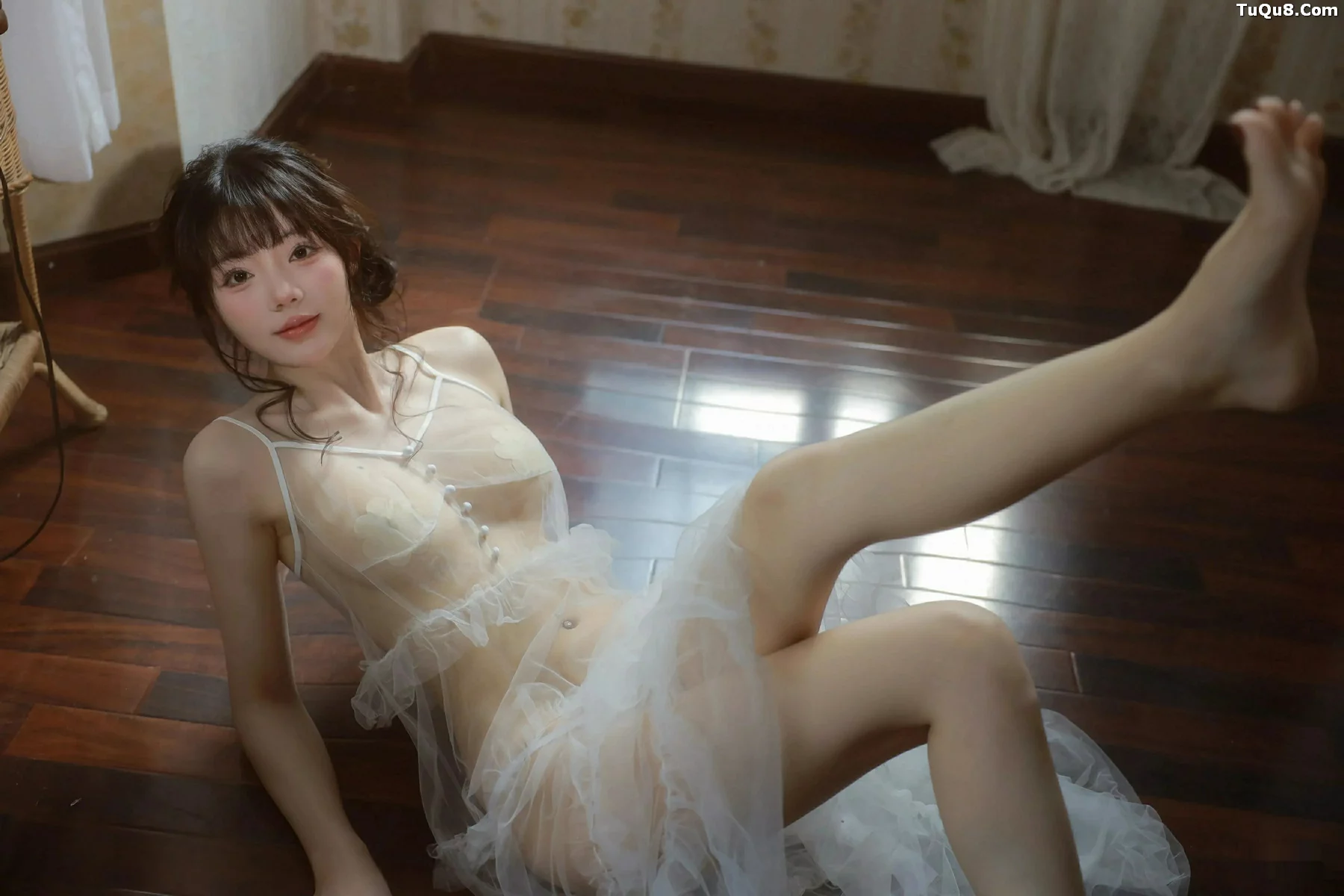Xgyw.Org_[XiuRen秀人网]No.10799_模特佘贝拉Bella性感连衣长裙露白色情趣内衣秀完美身材诱惑写真73P