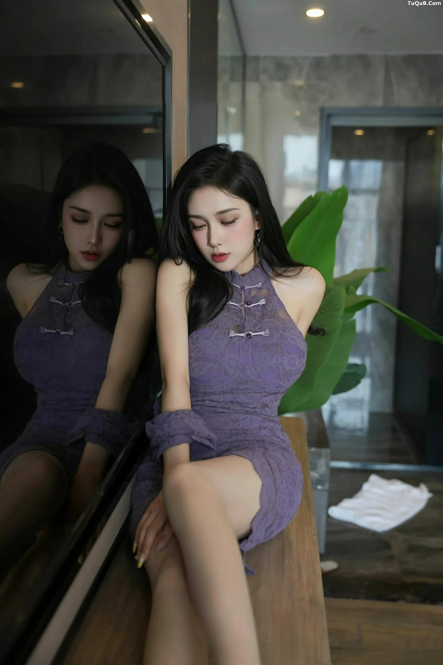 Xgyw.Org_[XiuRen秀人网]No.10801_模特小阿娇Gill性感紫色连衣长裙配白色丝袜秀完美身材诱惑写真70P