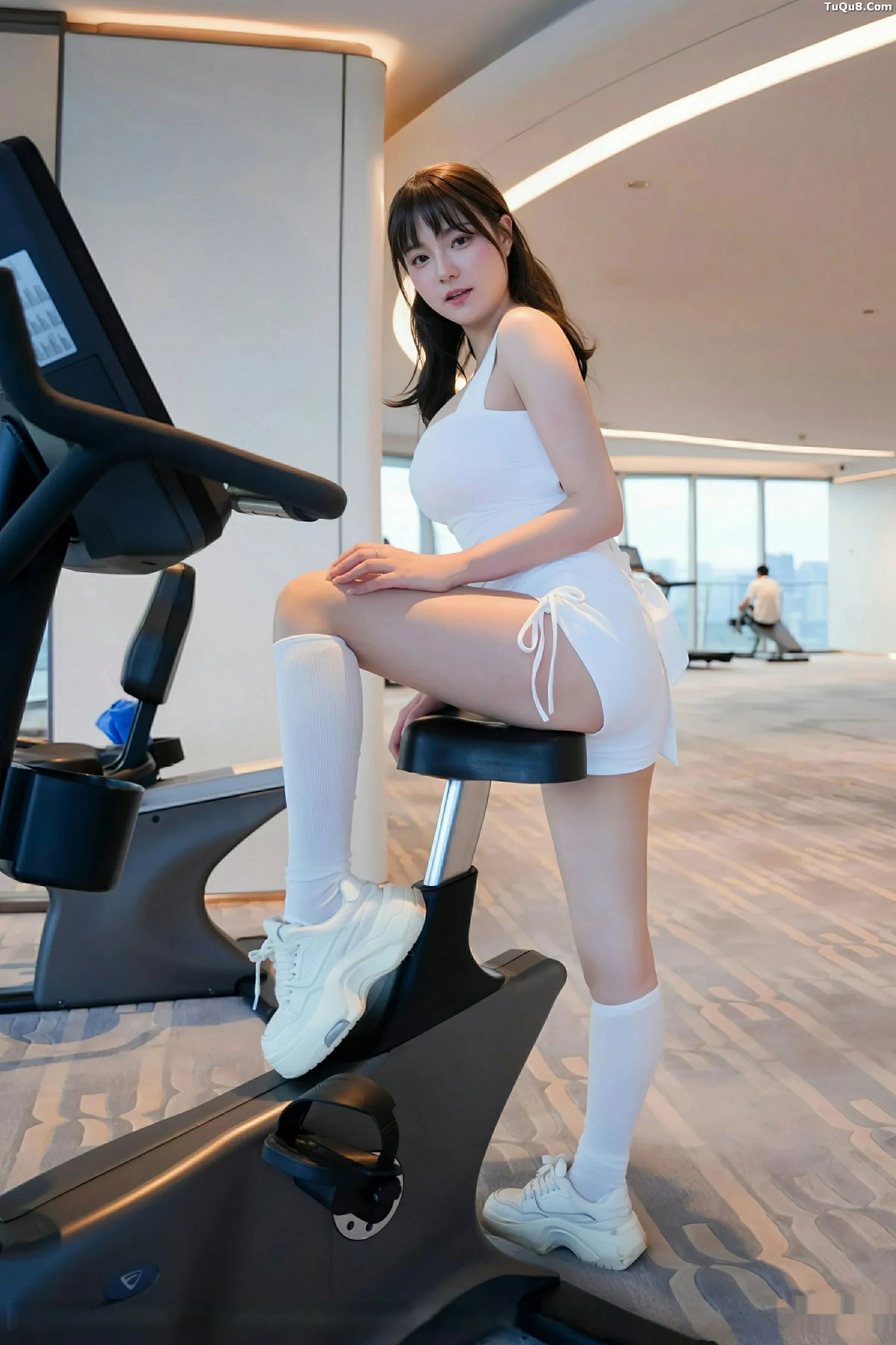 Xgyw.Org_[XiuRen秀人网]No.10808_模特软情健身房场景性感白色运动服配白丝袜秀曼妙身姿诱惑写真81P