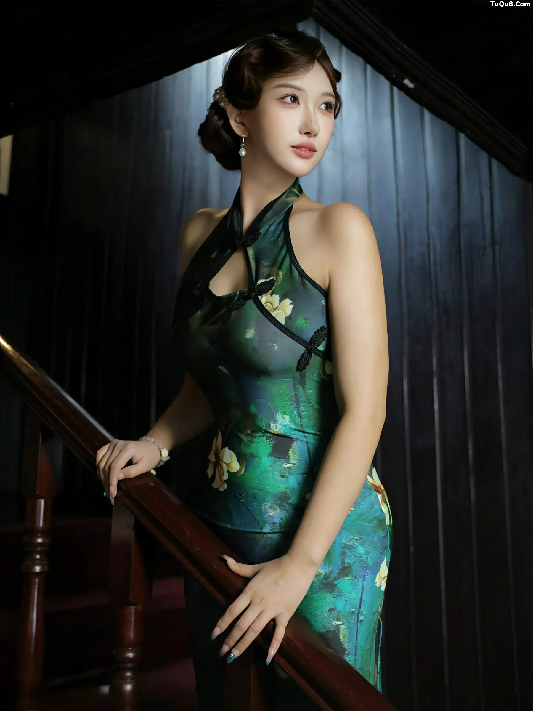 Xgyw.Org_[XiuRen秀人网]No.10815_模特金允希Yuki性感绿色旗袍配超薄肉丝秀丰腴身材迷人诱惑写真78P