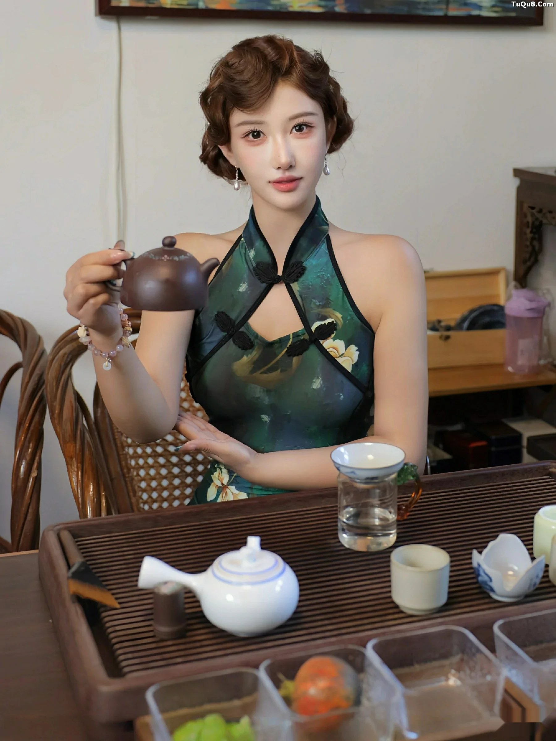 Xgyw.Org_[XiuRen秀人网]No.10815_模特金允希Yuki性感绿色旗袍配超薄肉丝秀丰腴身材迷人诱惑写真78P