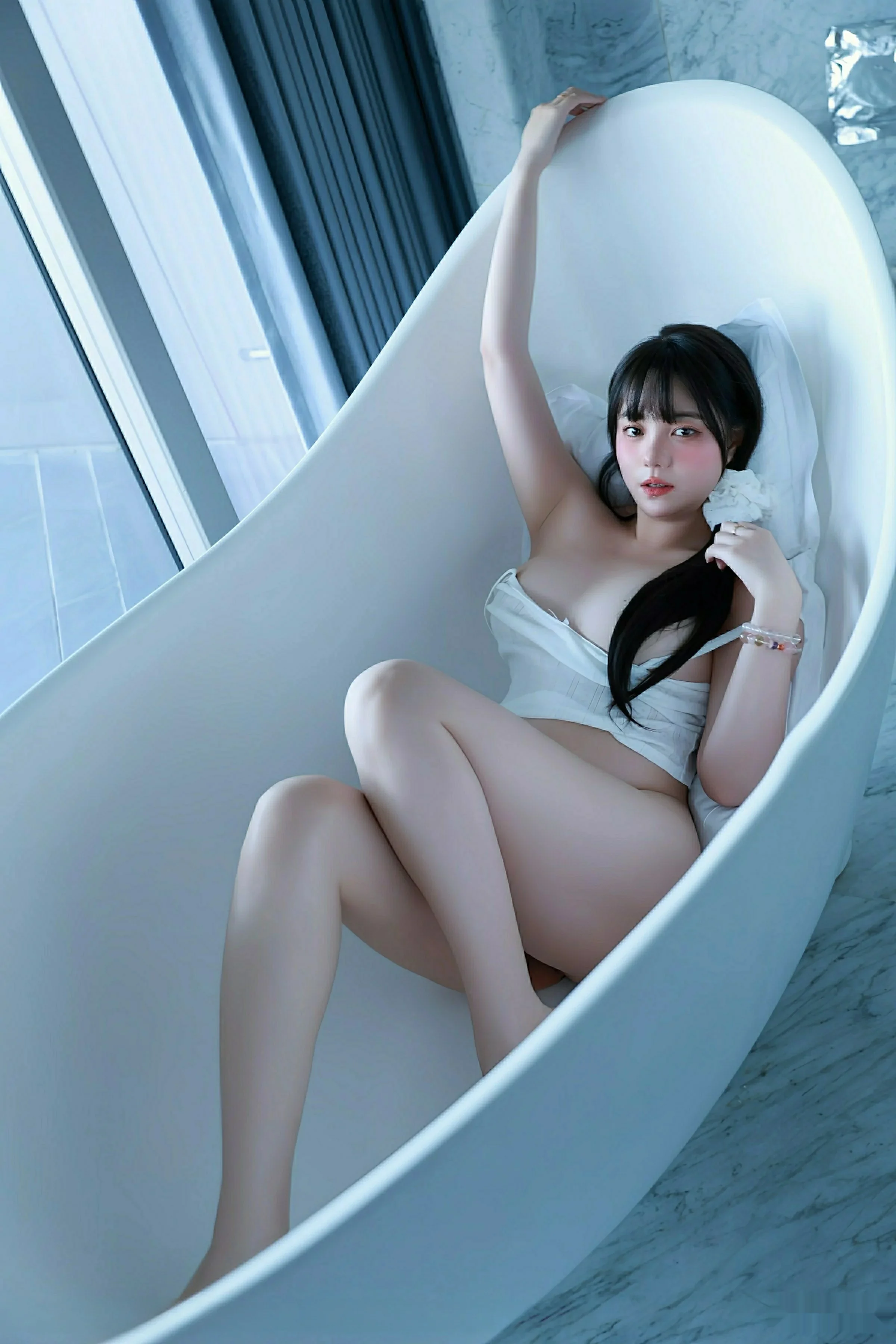 Xgyw.Org_[XiuRen秀人网]No.10841_模特软情性感白色低胸吊带配白色短裤秀丰腴身姿撩人诱惑写真70P