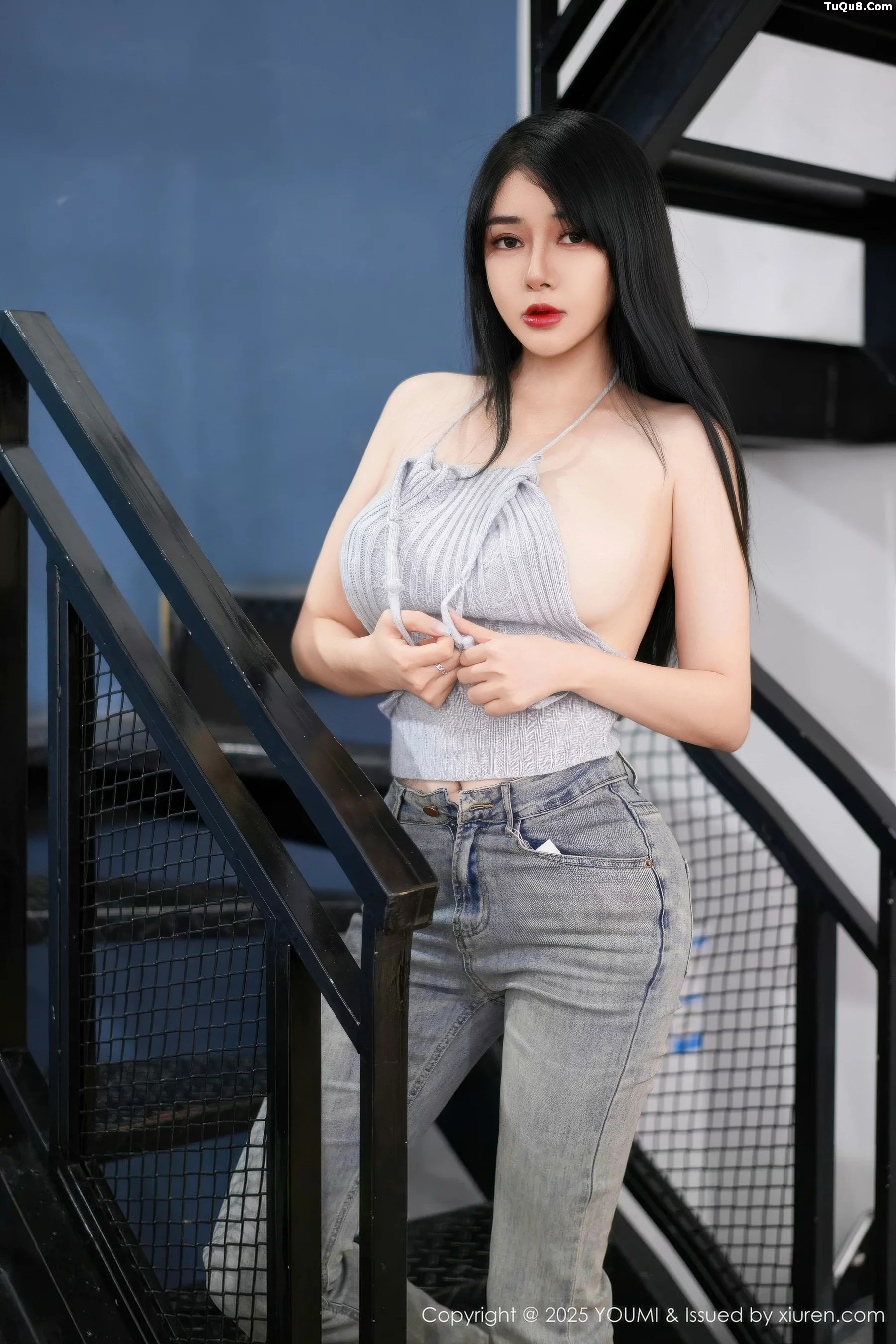 Xgyw.Org_[YouMi尤蜜荟]Vol.1171_模特凯竹Quinn性感灰色露背吊带配超薄黑丝秀丰腴身材诱惑写真67P