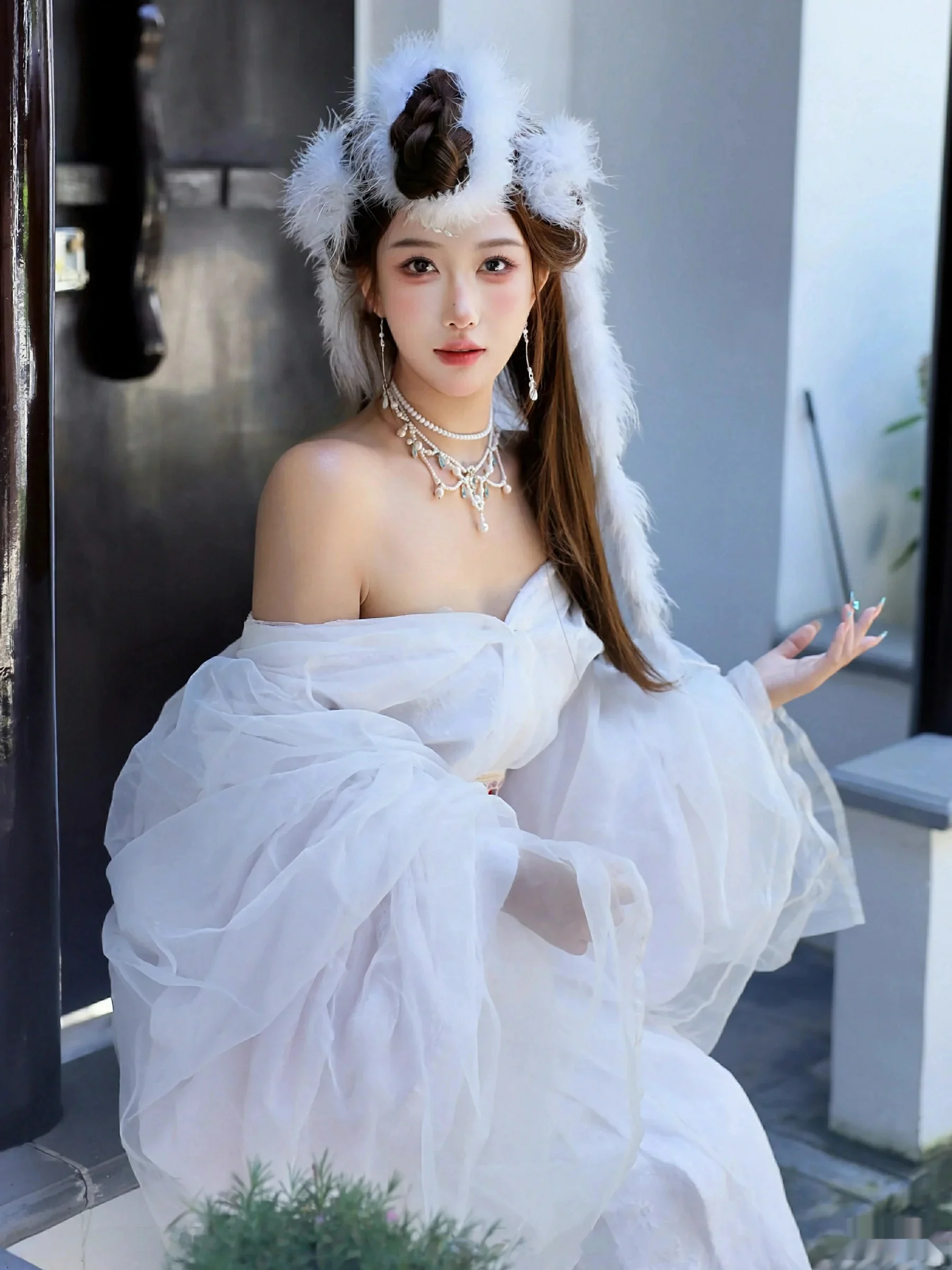 Xgyw.Org_[XiuRen秀人网]No.10843_模特金允希Yuki性感白色锦毛鼠装扮低胸秀丰腴身材完美诱惑写真78P