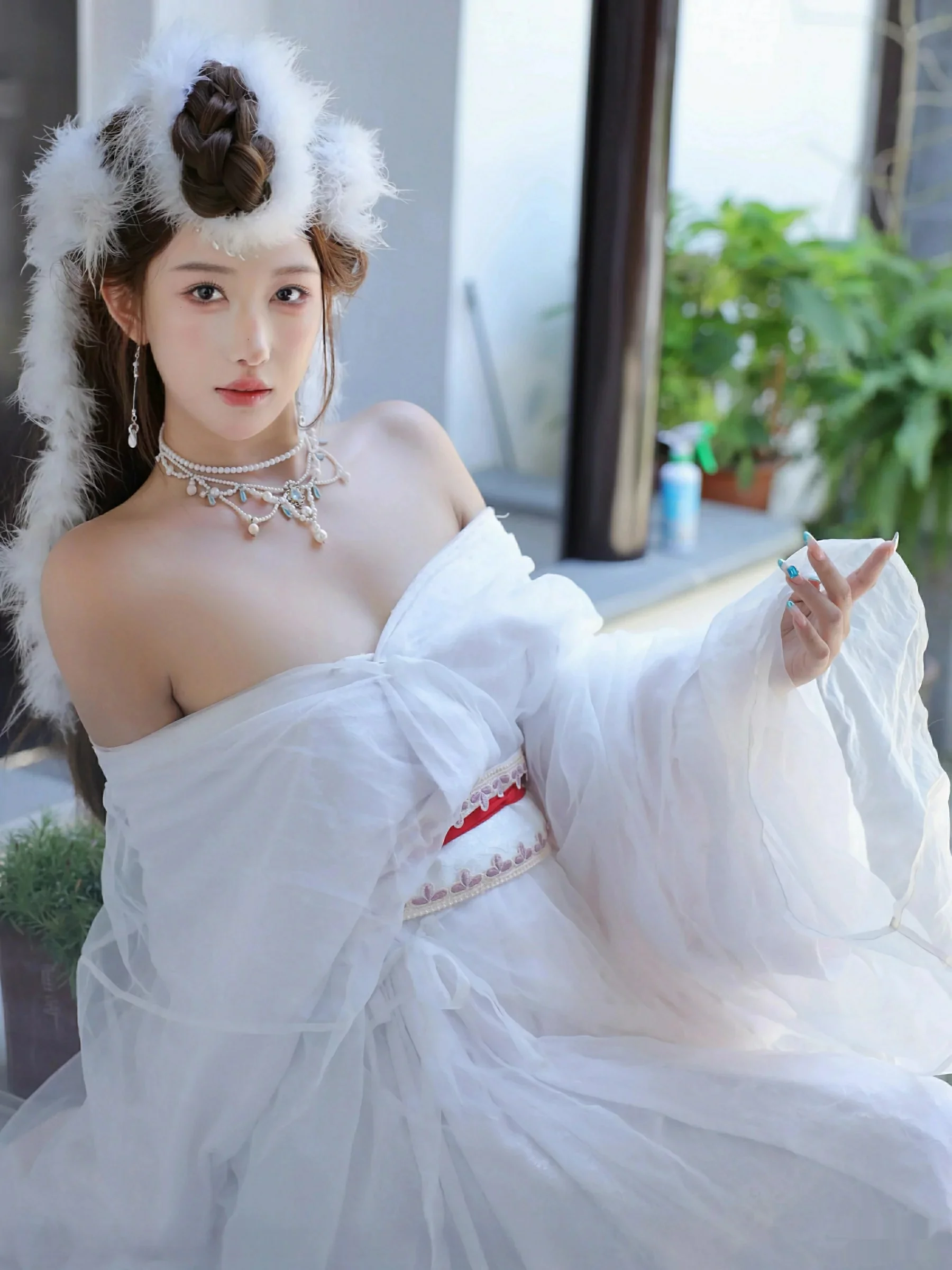 Xgyw.Org_[XiuRen秀人网]No.10843_模特金允希Yuki性感白色锦毛鼠装扮低胸秀丰腴身材完美诱惑写真78P
