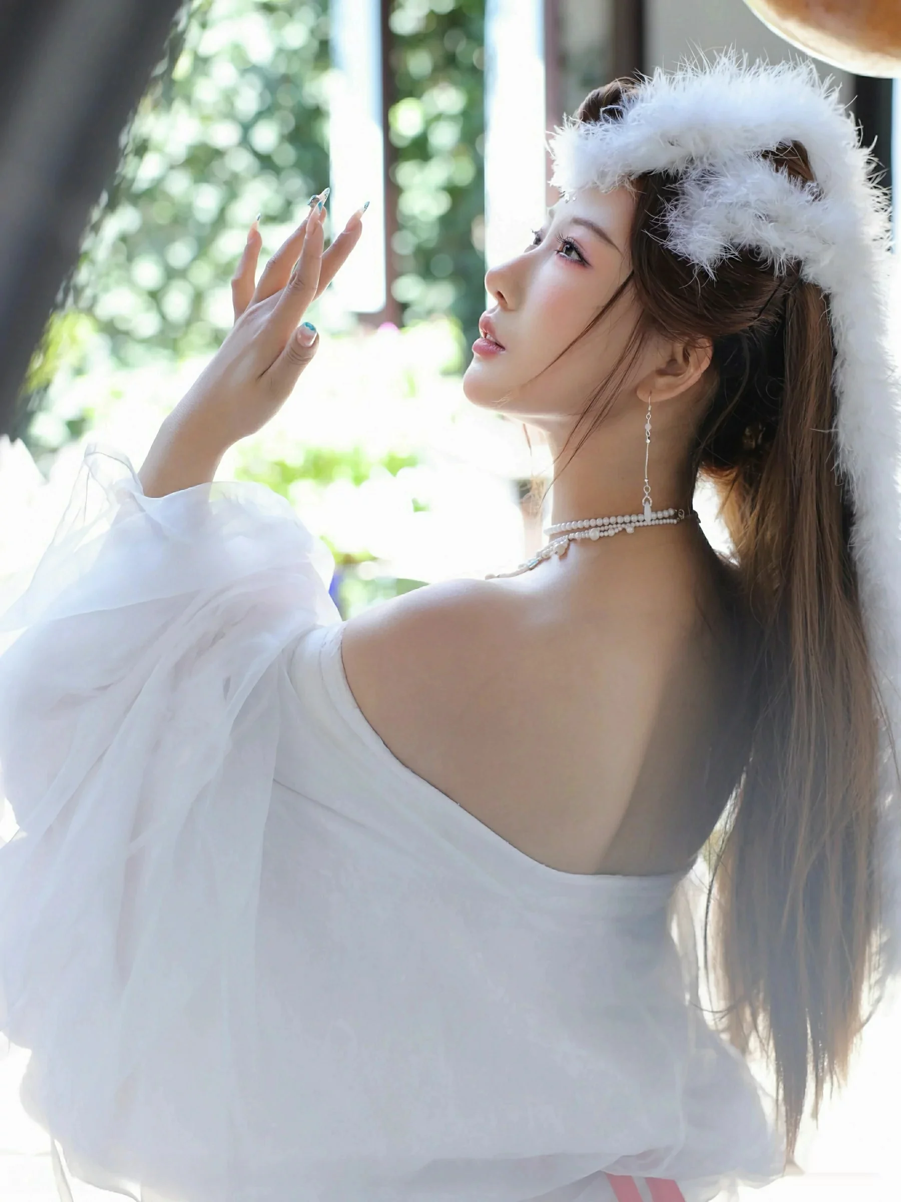 Xgyw.Org_[XiuRen秀人网]No.10843_模特金允希Yuki性感白色锦毛鼠装扮低胸秀丰腴身材完美诱惑写真78P