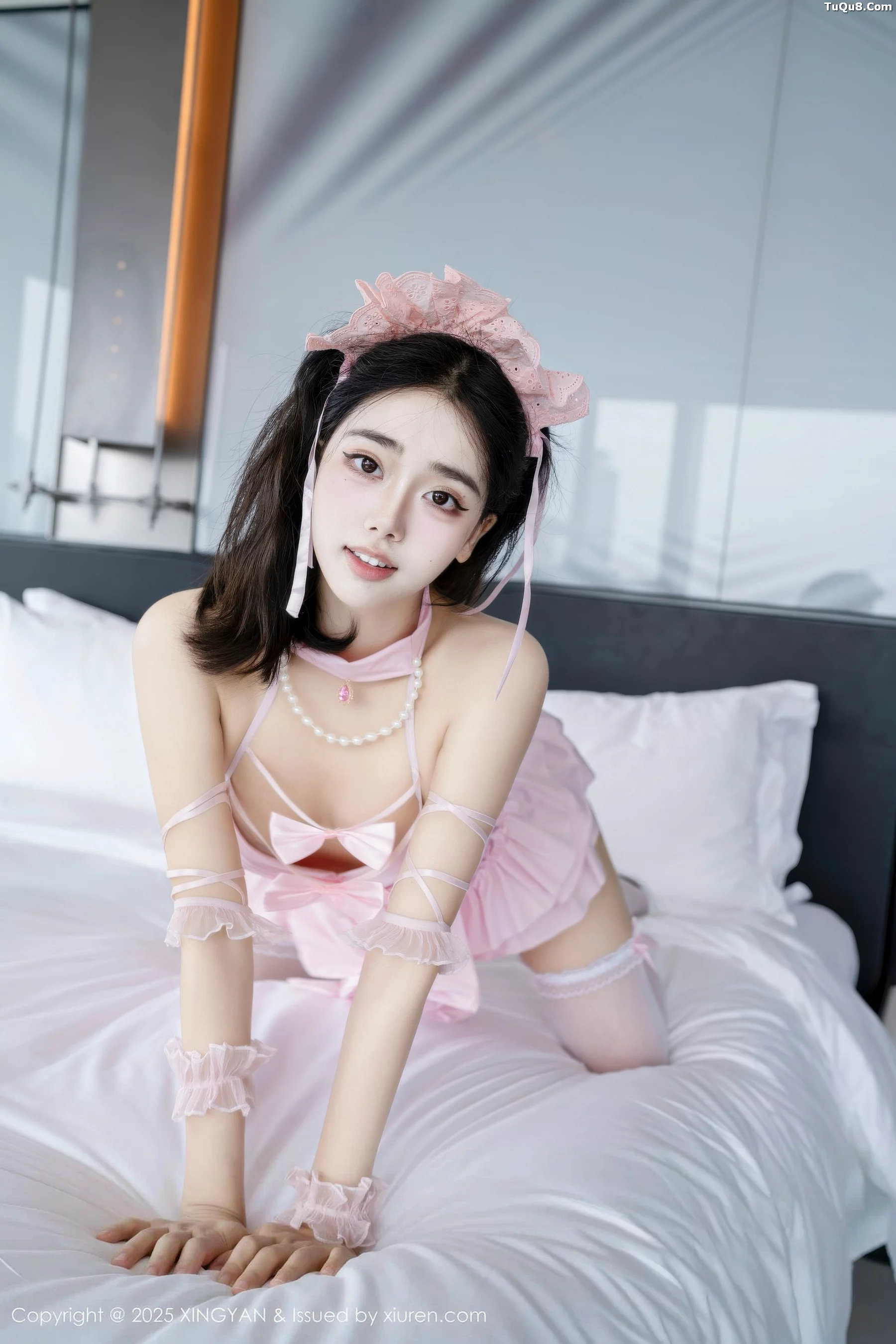 Xgyw.Org_[XINGYAN星颜社]VOL.417_模特阮福福性感粉色情趣内衣配白色丝袜秀完美身材诱惑写真70P