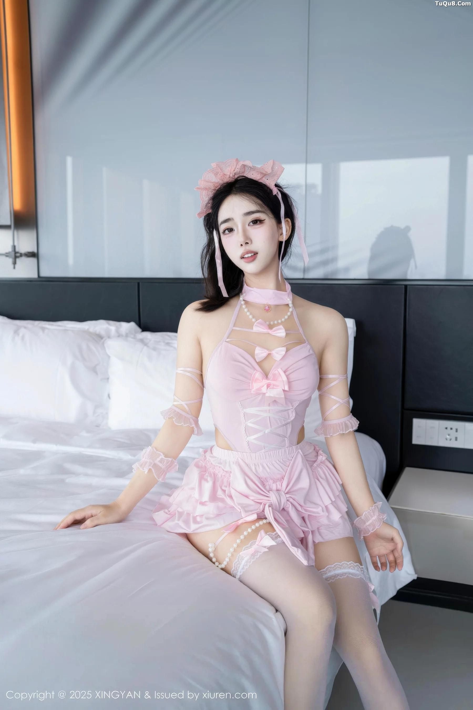 Xgyw.Org_[XINGYAN星颜社]VOL.417_模特阮福福性感粉色情趣内衣配白色丝袜秀完美身材诱惑写真70P