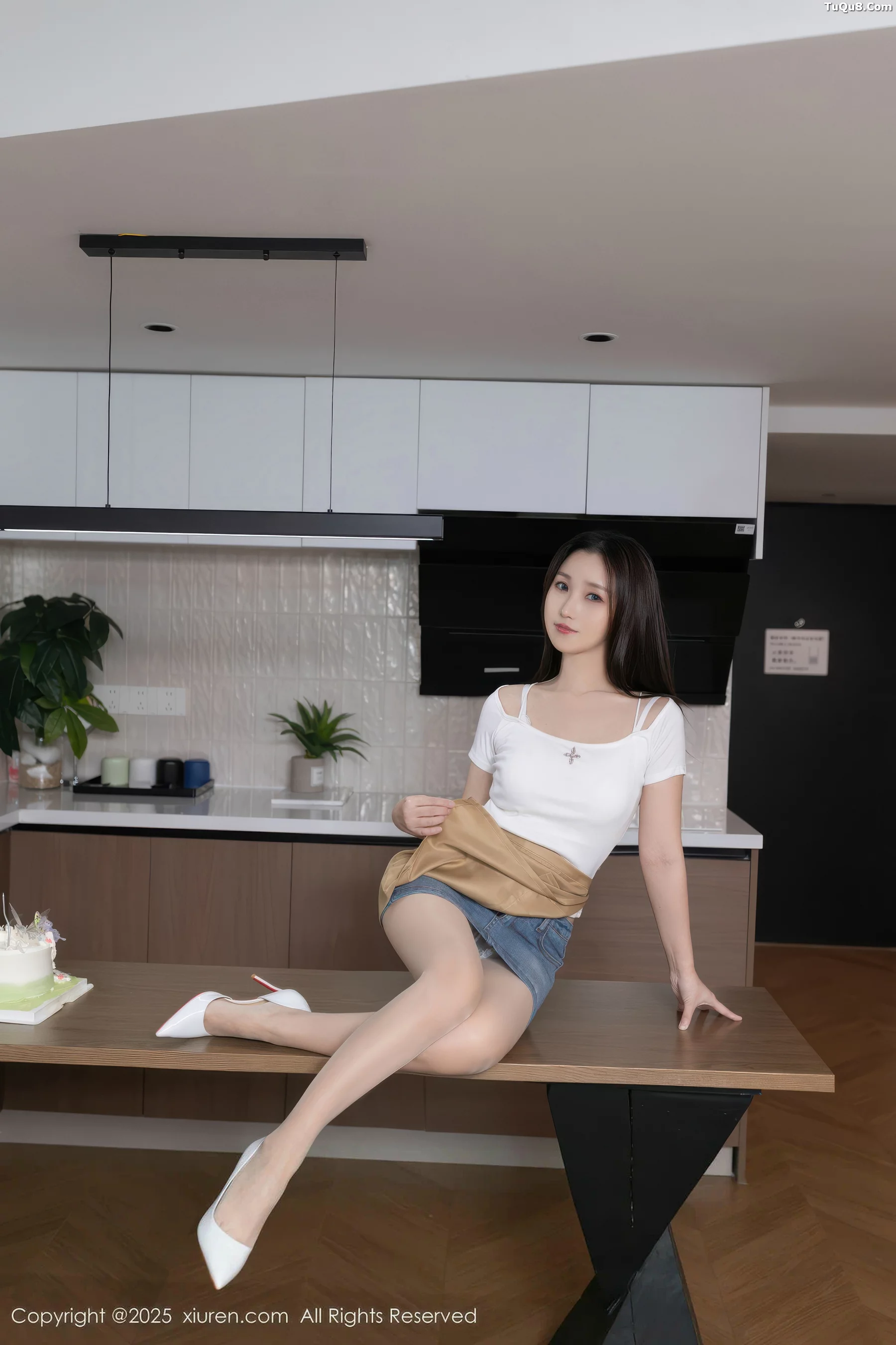 Xgyw.Org_[XiuRen秀人网]No.10925_模特杏子Yada性感白色蕾丝内衣配超薄肉丝秀曼妙身姿诱惑写真76P