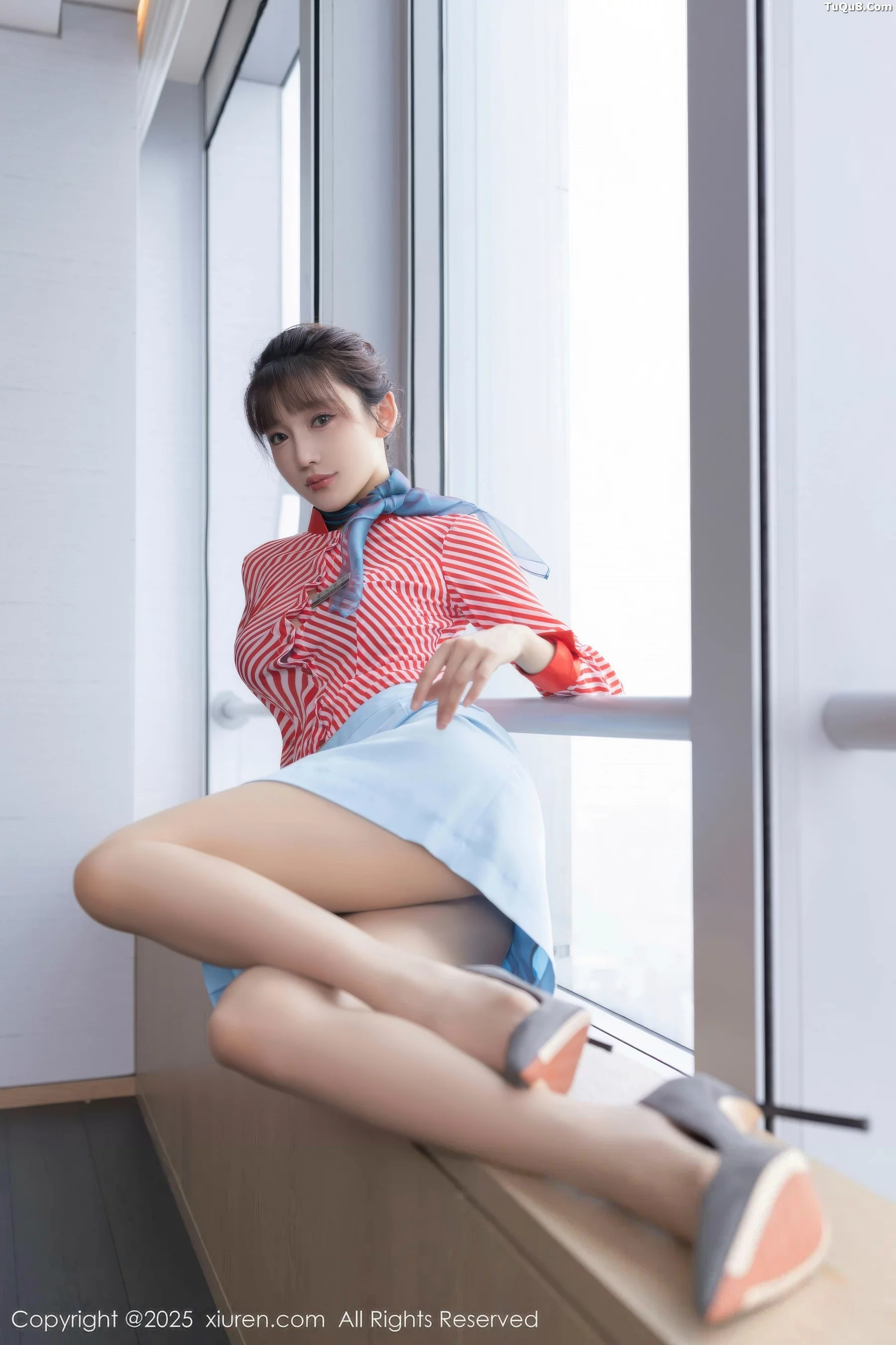 Xgyw.Org_[XiuRen秀人网]No.10932_模特陆萱萱性感条纹服饰露紫色蕾丝内衣秀柔美身姿迷人诱惑写真80P