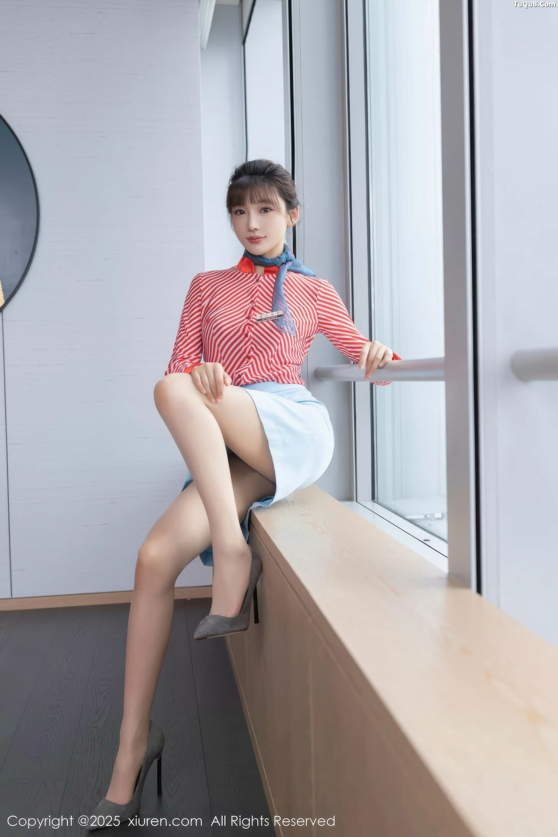 Xgyw.Org_[XiuRen秀人网]No.10932_模特陆萱萱性感条纹服饰露紫色蕾丝内衣秀柔美身姿迷人诱惑写真80P