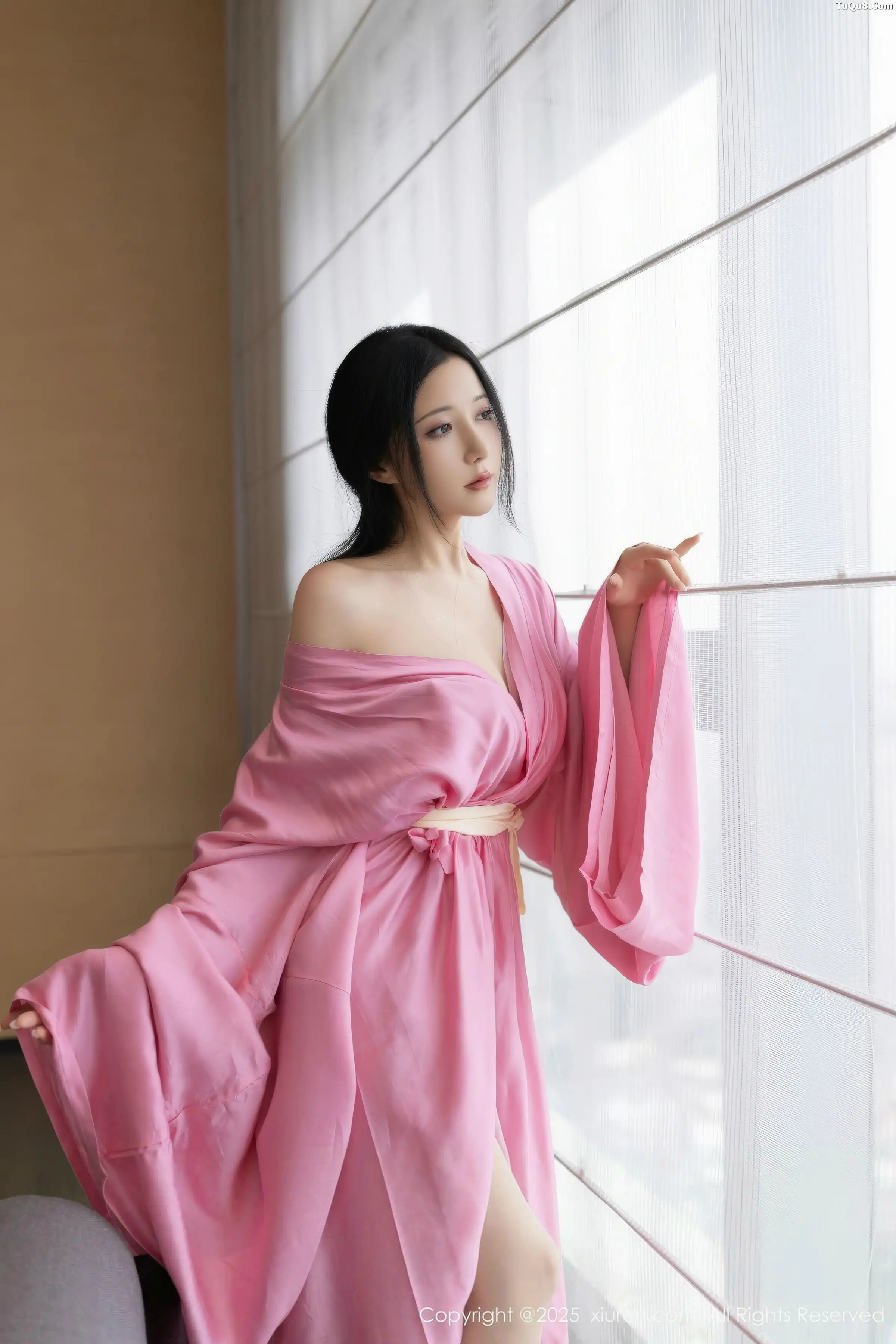 Xgyw.Org_[XiuRen秀人网]No.11049_模特鱼子酱Fish性感粉色月影纱配超薄肉丝秀曼妙身姿诱惑写真82P