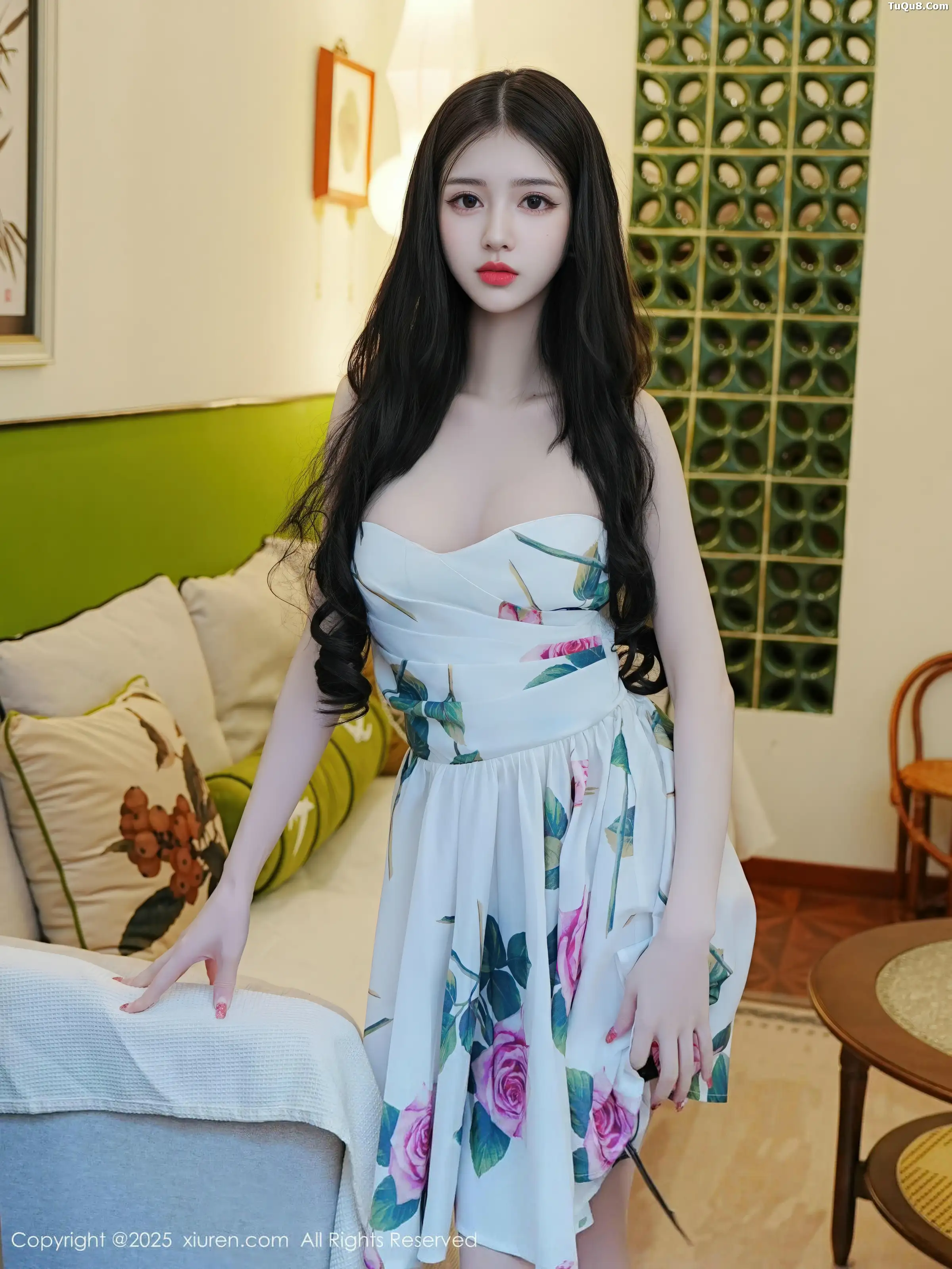 Xgyw.Org_[XiuRen秀人网]No.11051_模特白小蝶性感浅色连衣短裙配超薄肉丝秀完美曲线迷人诱惑写真72P