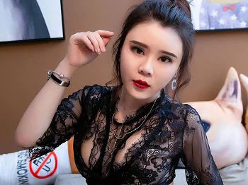 XiuRen第1298期_嫩模爱丽莎baby私房黑色蕾丝情趣内衣缕空露豪乳诱惑写真47P