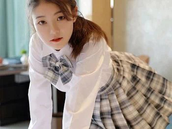[MFStar模范学院]Vol.448_嫩模Laura苏雨彤清纯格子JK制服半脱露性感内衣诱惑写真40P