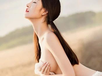 XiuRen第3313期_女神沈梦瑶麦田里白色缕空内衣半脱秀火辣身材极致诱惑写真43P