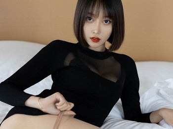 [HuaYang花漾]Vol.491_丽质美人玥儿玥er私房黑色超短连衣裙配开档肉丝完美诱惑写真50P