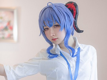 Coser妹子樱梨梨甘雨秘书主题性感白T配黑短裙露超薄黑丝秀曼妙身姿迷人诱惑写真30P