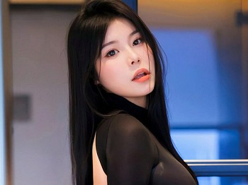 [XiuRen秀人网]No.10420_模特麦田私房性感黑色闪亮开档连体丝袜秀丰满身材撩人诱惑写真74P