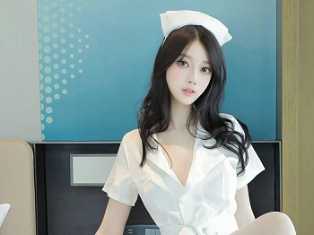 [XiuRen秀人网]No.10507_模特玥儿玥er性感白色护士制服配白丝吊袜秀曼妙身姿诱惑写真72P