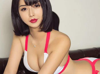 [Ugirls爱尤物]No.1253_嫩模李暖暖&吉田杏子&梦梦三姐妹性感私房内衣诱惑写真35P